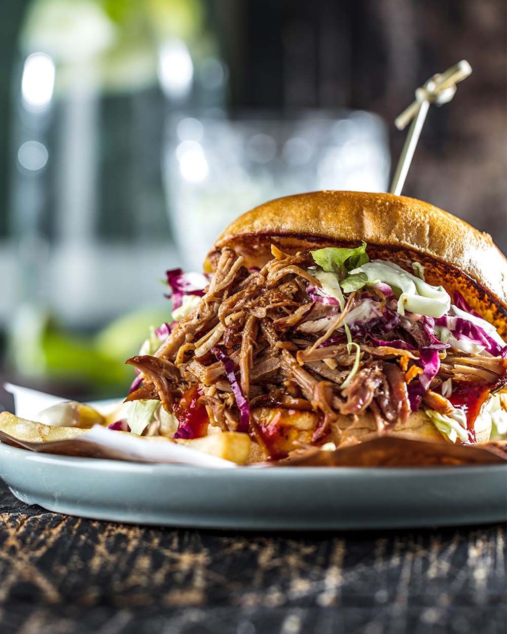 Ein gut gefüllter Pulled Pork Burger. 